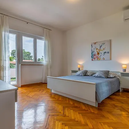 5 Bedroom Awesome In 펜션 *