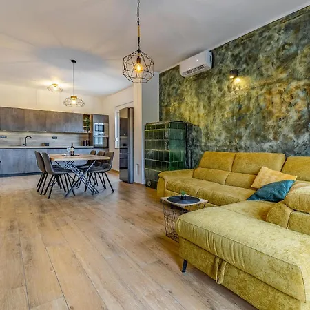 5 Bedroom Awesome In * Valbandon