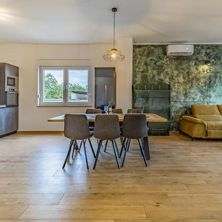 5 Bedroom Awesome In 펜션 *