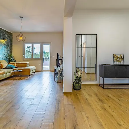 펜션 5 Bedroom Awesome In