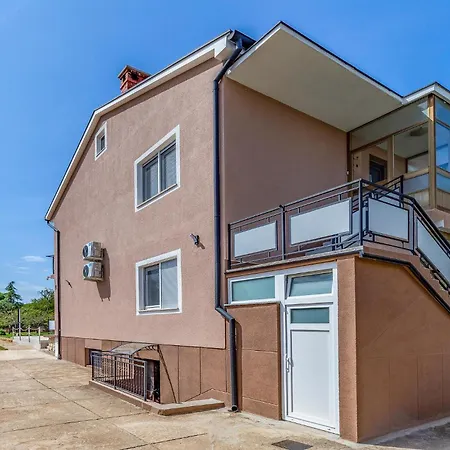 펜션 5 Bedroom Awesome In