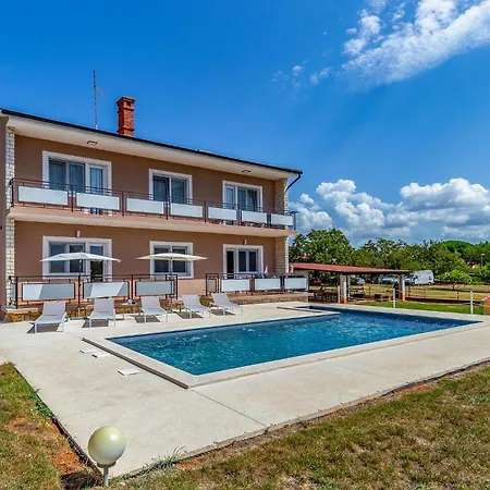 Holiday home In With Outdoor Swimming Pool