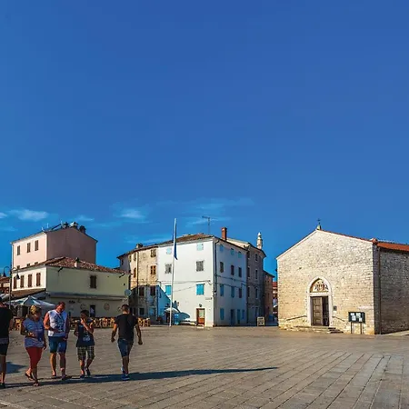 5 Bedroom Awesome In 펜션 Valbandon