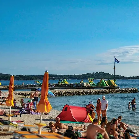 Дом отдыха In With Outdoor Swimming Pool *